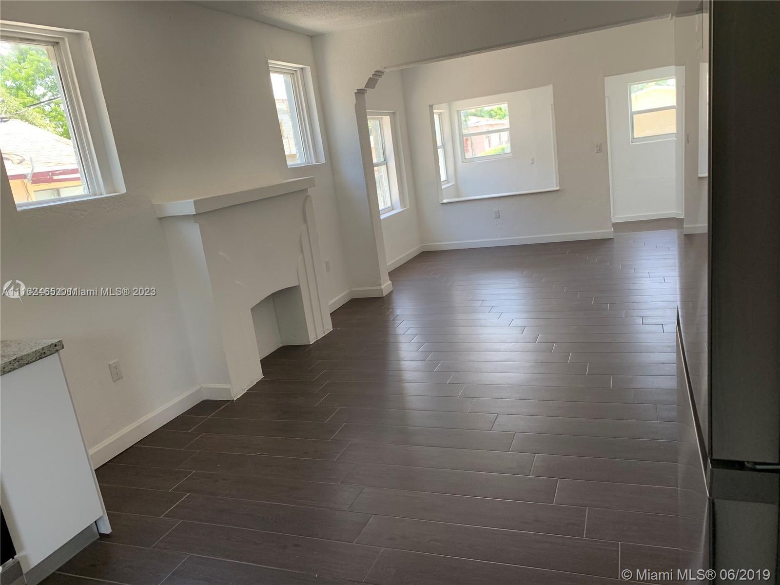 See details / 1089 sq. ft. $ 2022-02-17 0 Photo
