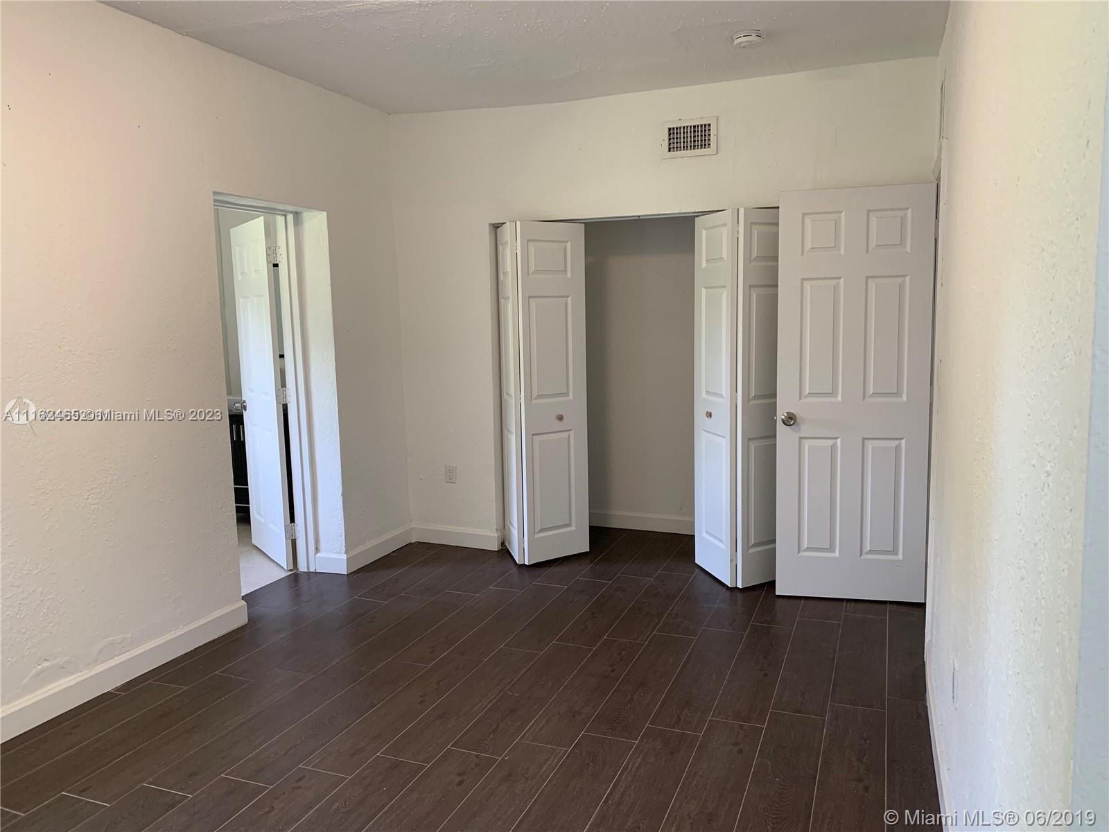 See details / 1089 sq. ft. $ 2022-02-17 0 Photo