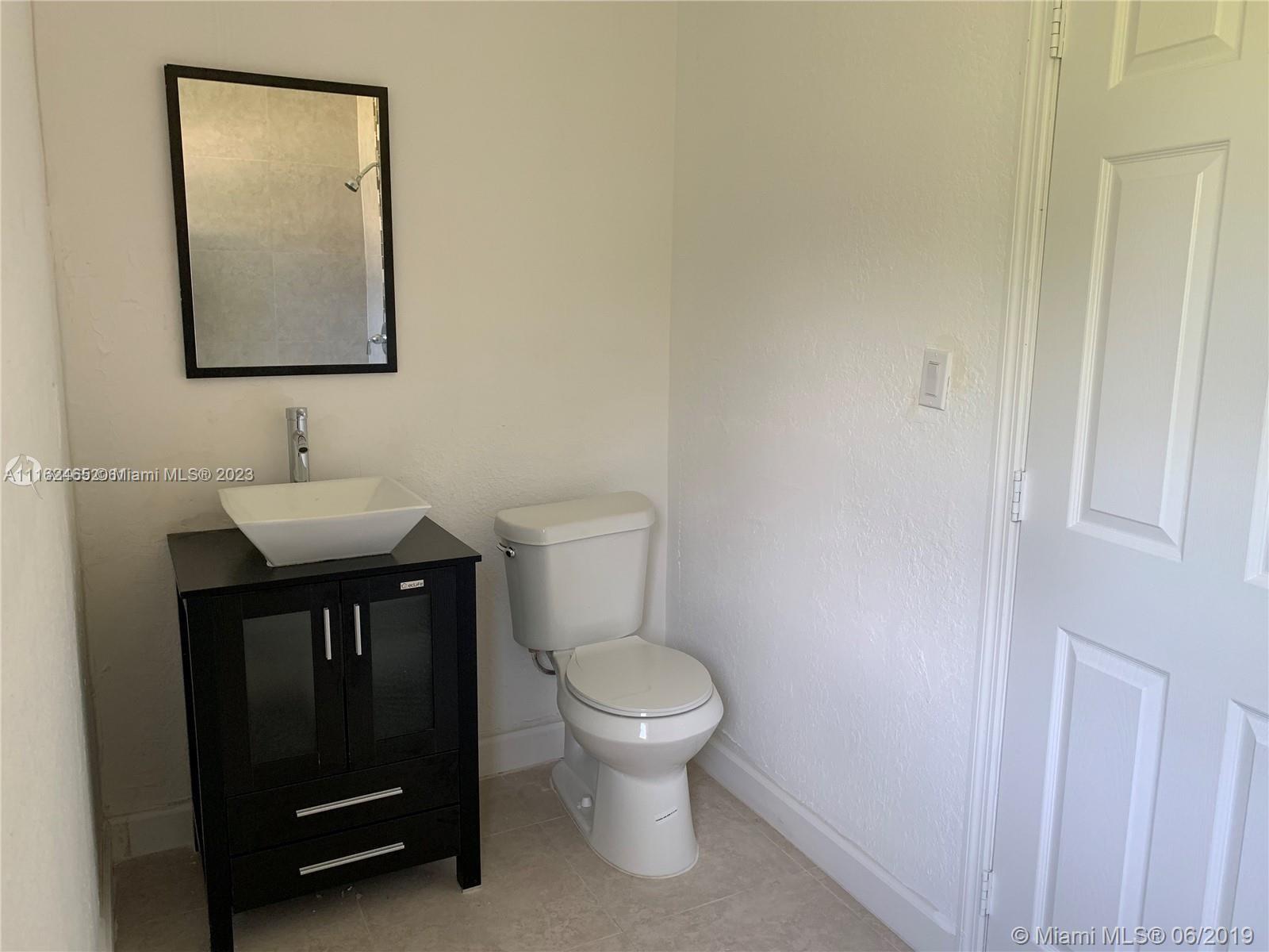 See details / 1089 sq. ft. $ 2022-02-17 0 Photo