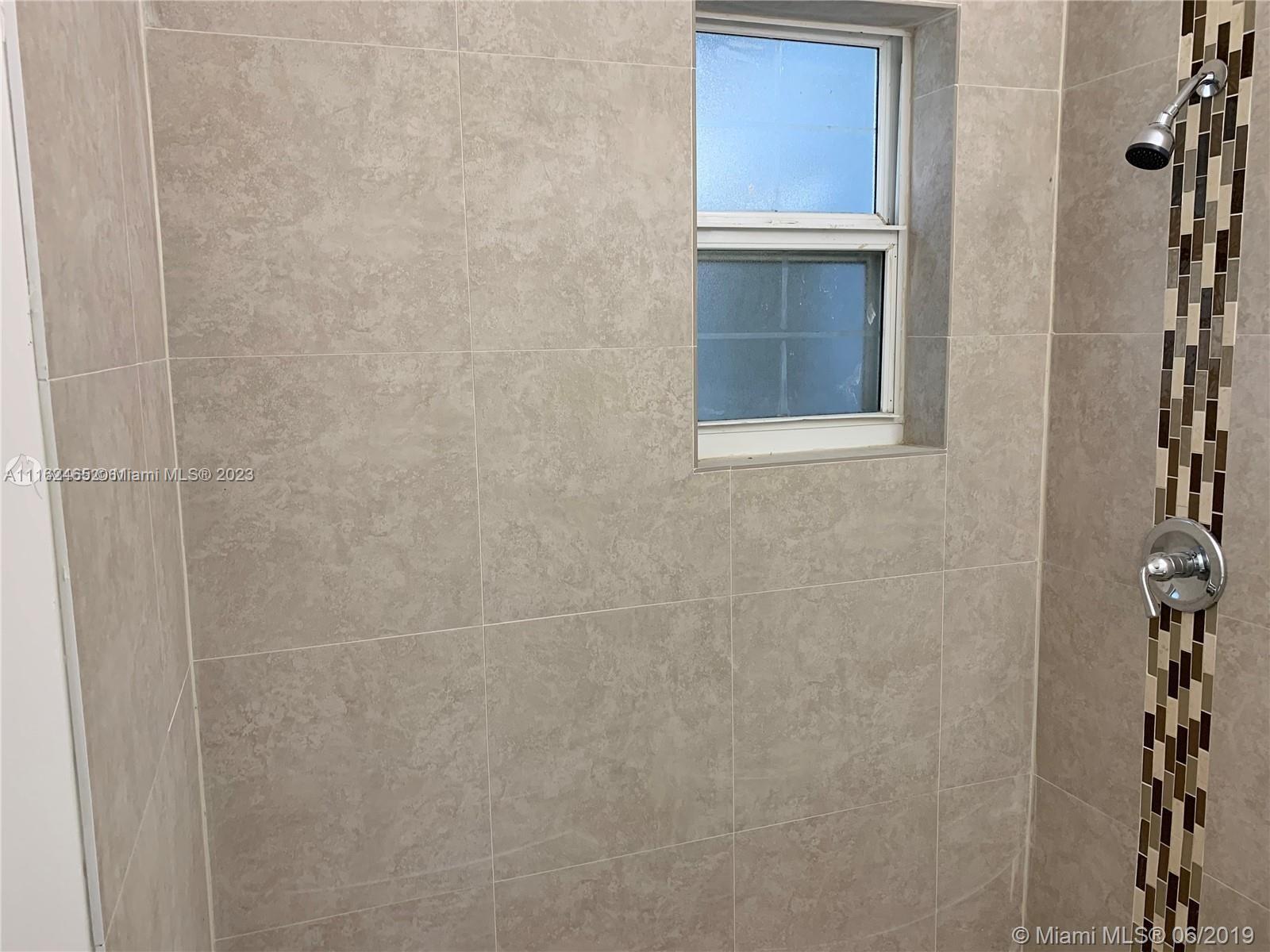 See details / 1089 sq. ft. $ 2022-02-17 0 Photo