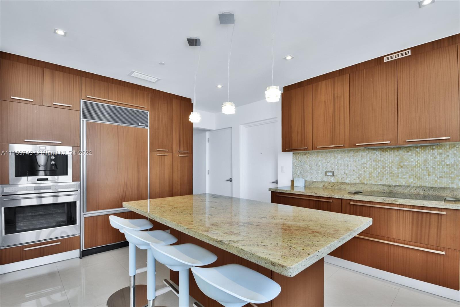 See details 2704 3 / 3 2536 sq. ft. $ 2022-02-21 0 Photo