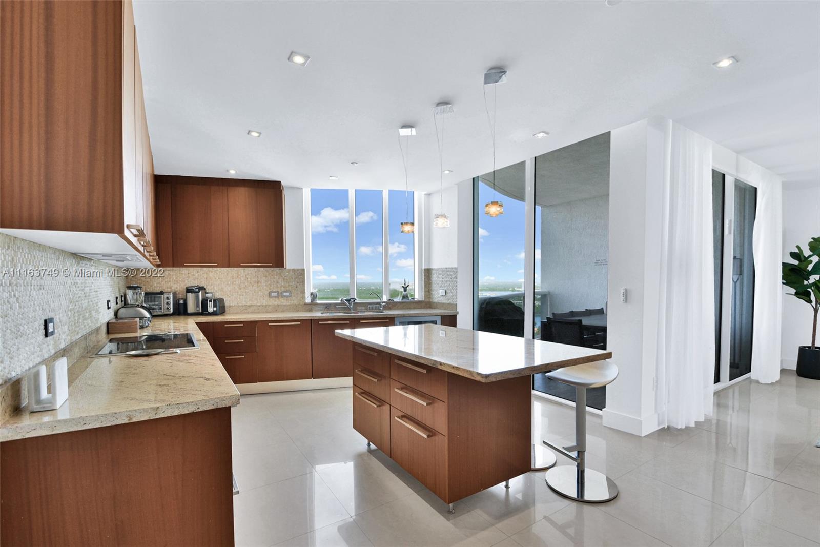 See details 2704 3 / 3 2536 sq. ft. $ 2022-02-21 0 Photo