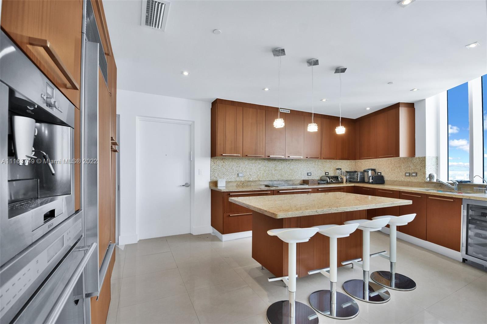 See details 2704 3 / 3 2536 sq. ft. $ 2022-02-21 0 Photo