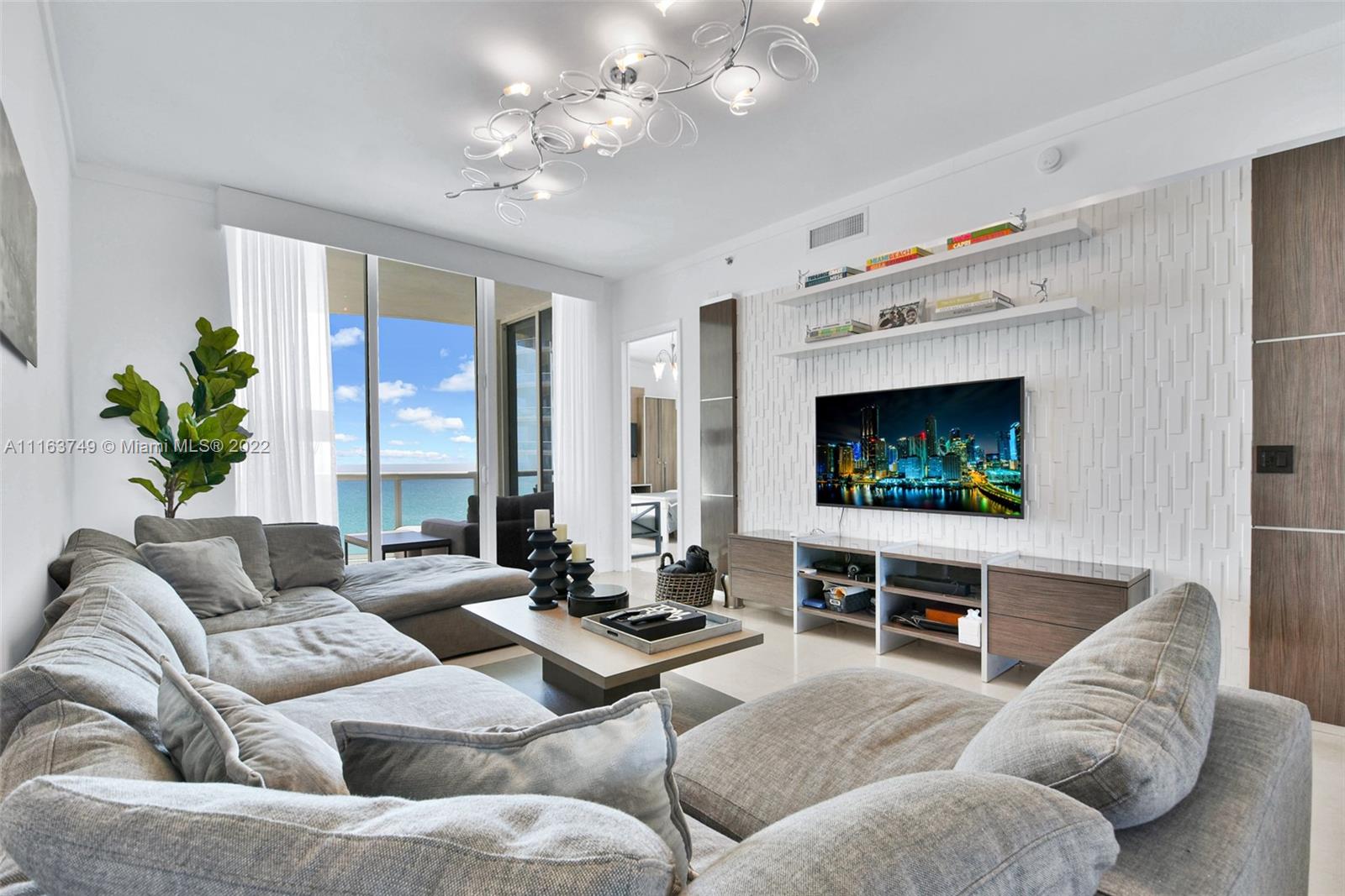 See details 2704 3 / 3 2536 sq. ft. $ 2022-02-21 0 Photo