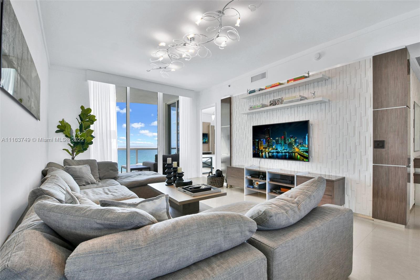 See details 2704 3 / 3 2536 sq. ft. $ 2022-02-21 0 Photo
