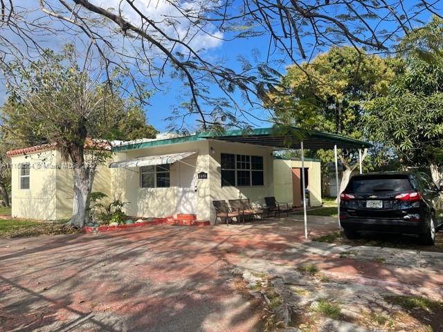 See details / 2215 sq. ft. $ 2022-03-14 0 Photo