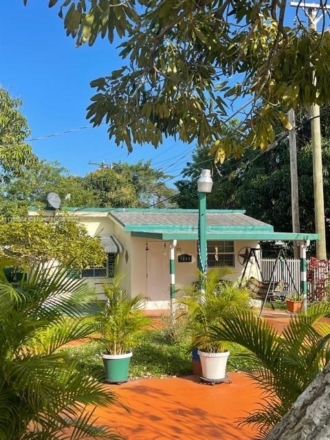 See details / 2215 sq. ft. $ 2022-03-14 0 Photo