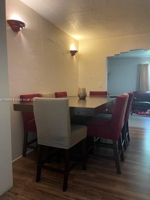 See details / 2215 sq. ft. $ 2022-03-14 0 Photo