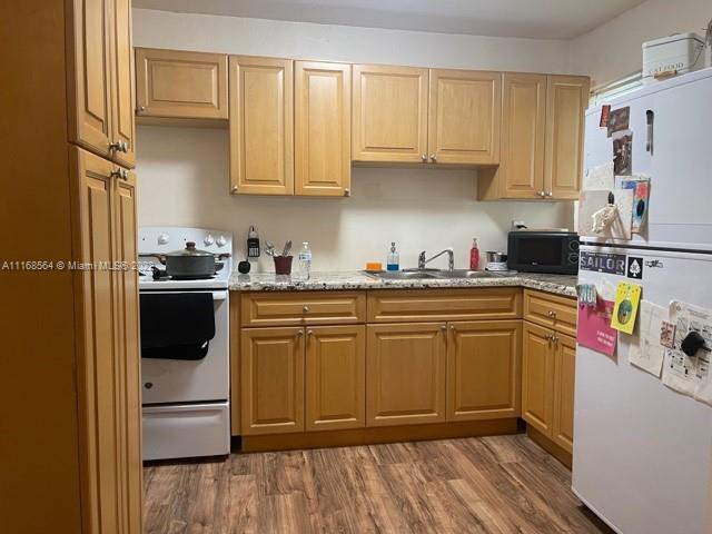 See details / 2215 sq. ft. $ 2022-03-14 0 Photo