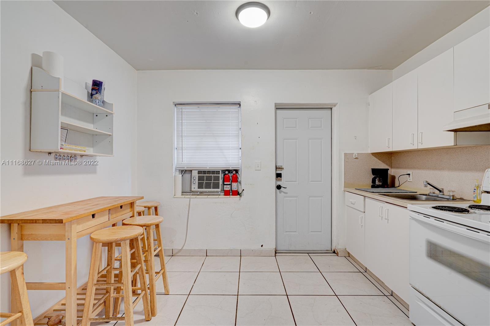 See details / 1496 sq. ft. $ 2022-03-02 0 Photo