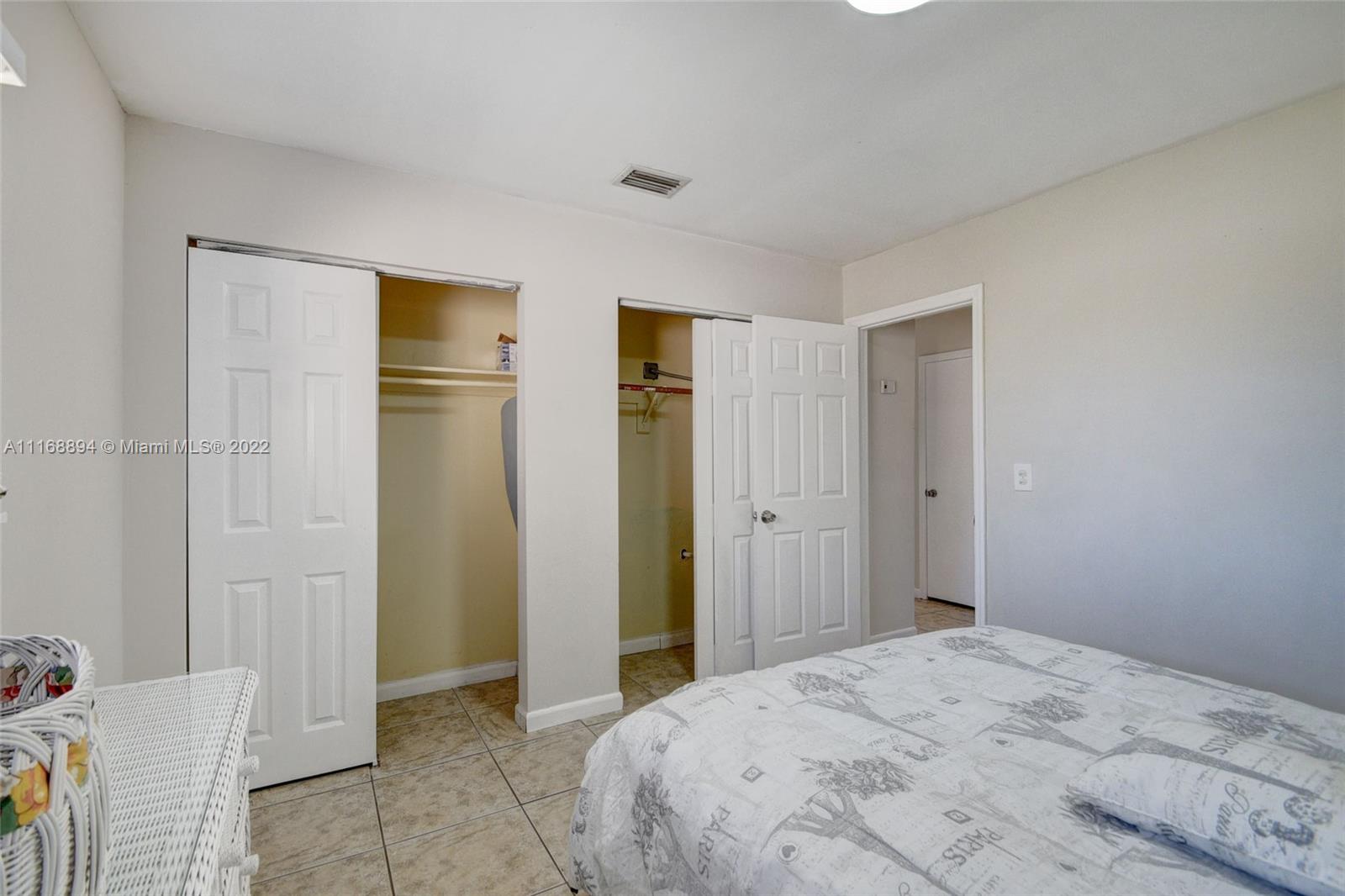 See details / 2310 sq. ft. $ 2022-11-16 0 Photo
