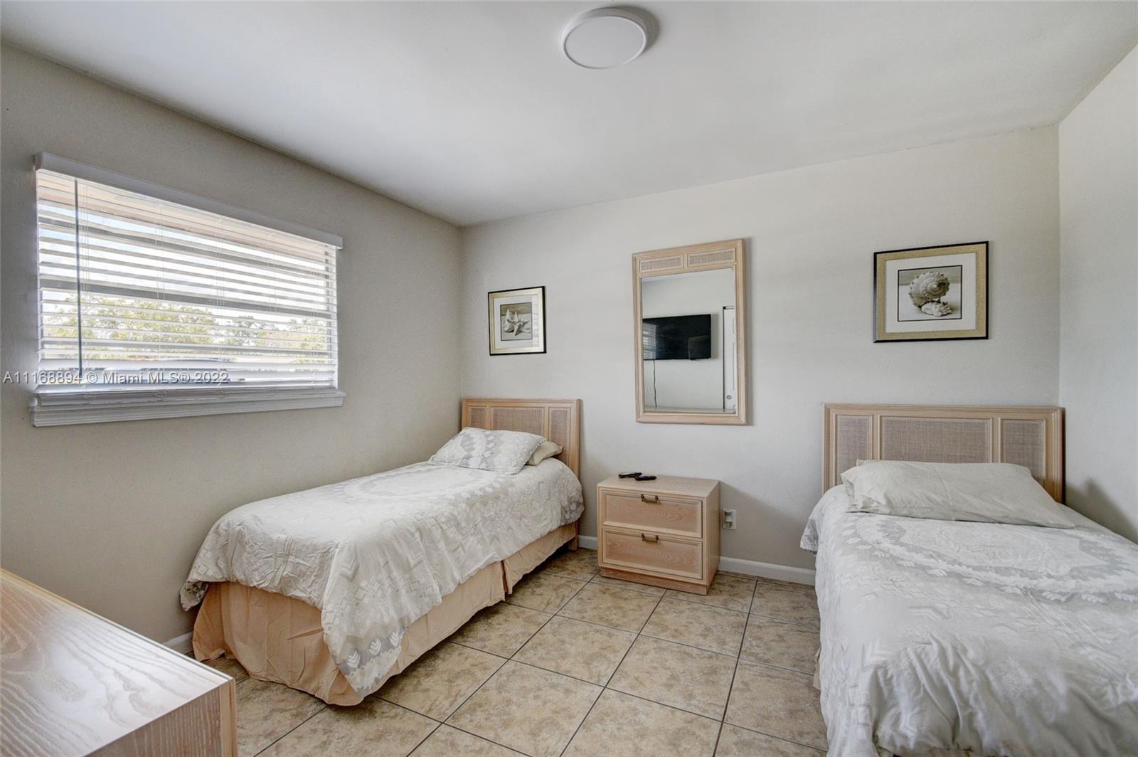 See details / 2310 sq. ft. $ 2022-11-16 0 Photo