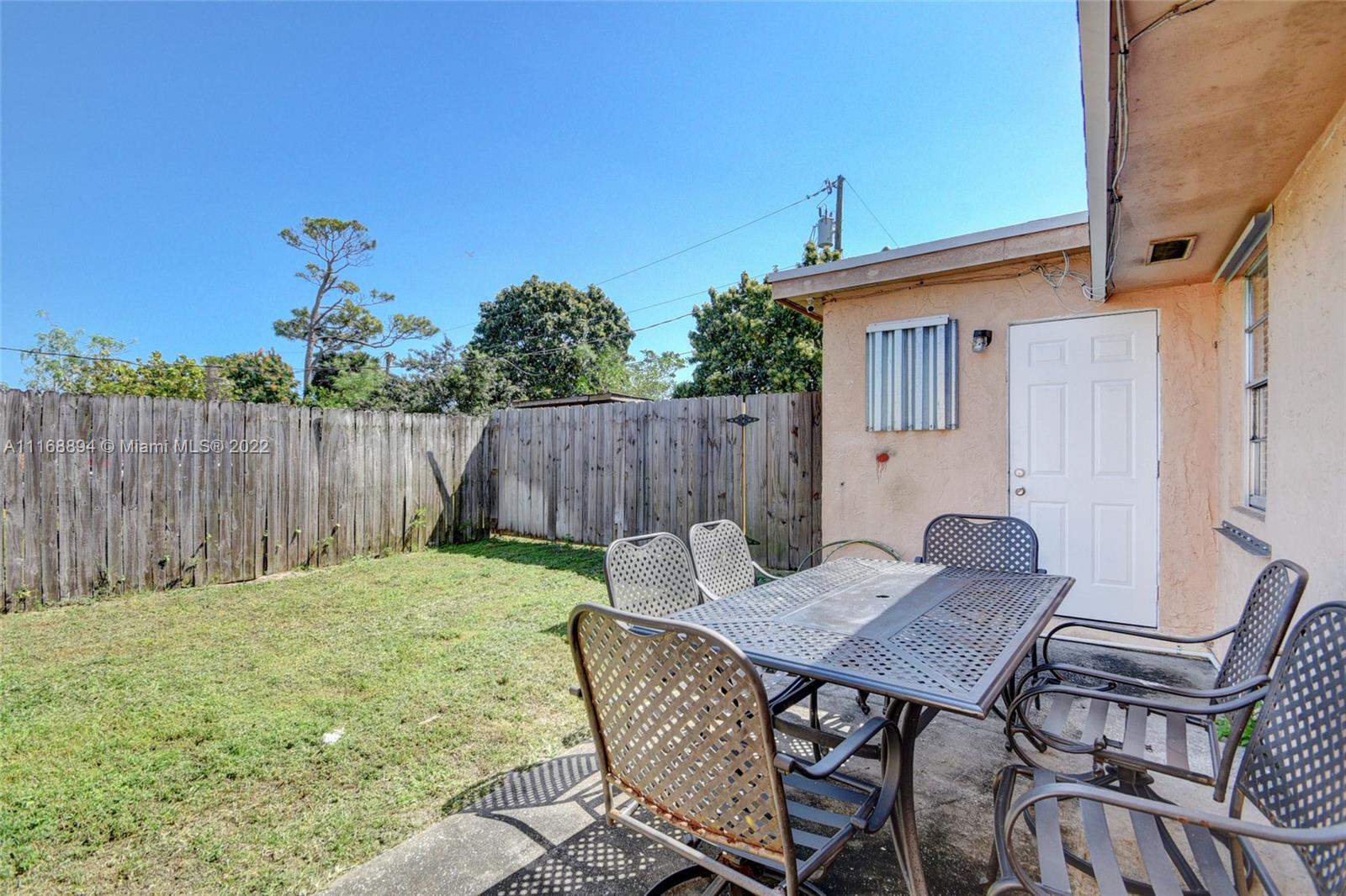 See details / 2310 sq. ft. $ 2022-11-16 0 Photo