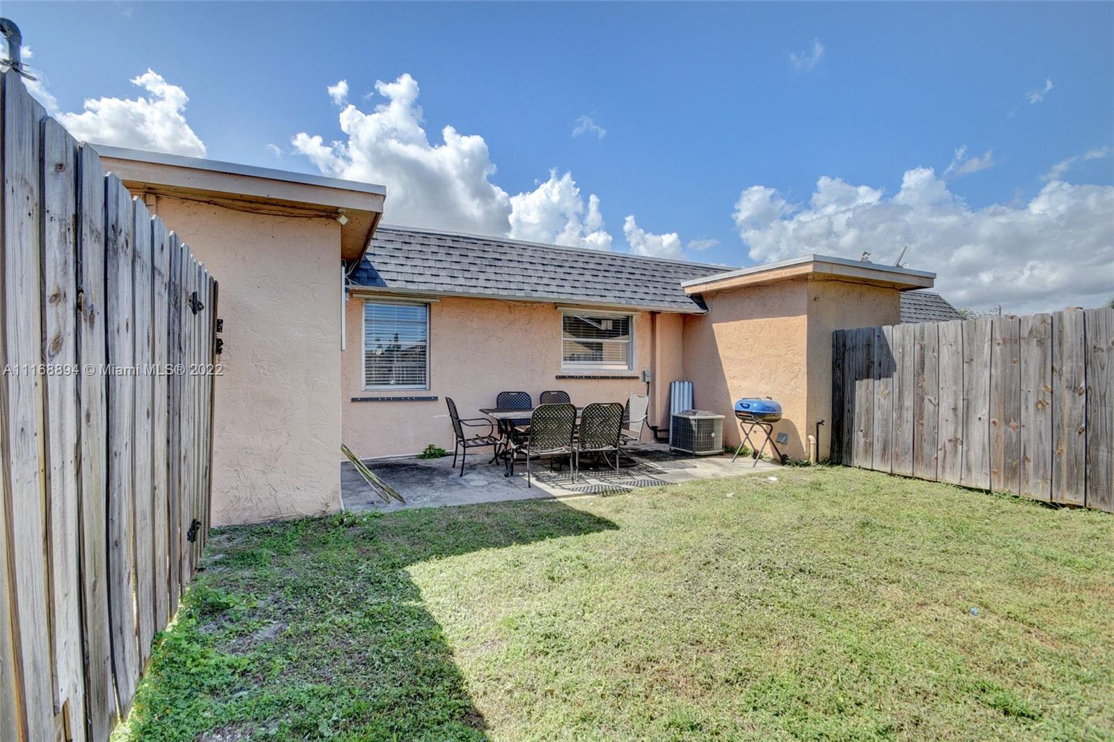 See details / 2310 sq. ft. $ 2022-11-16 0 Photo