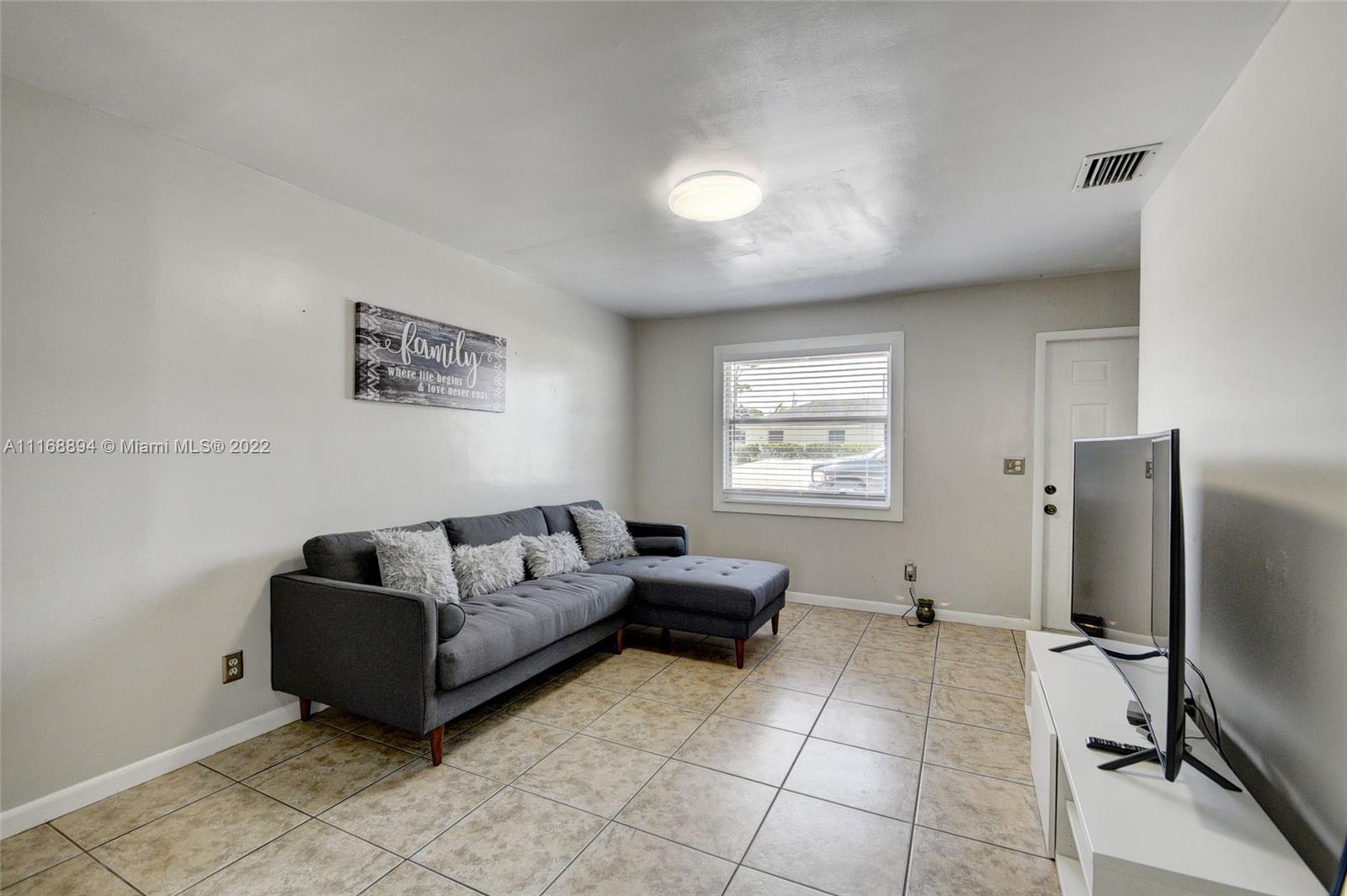 See details / 2310 sq. ft. $ 2022-11-16 0 Photo