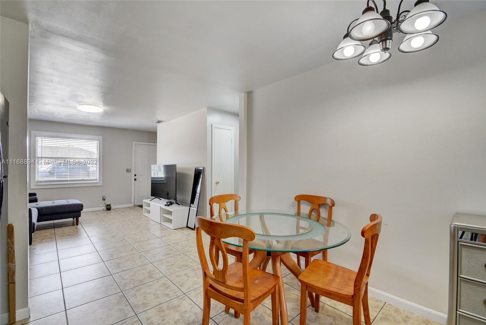 See details / 2310 sq. ft. $ 2022-11-16 0 Photo