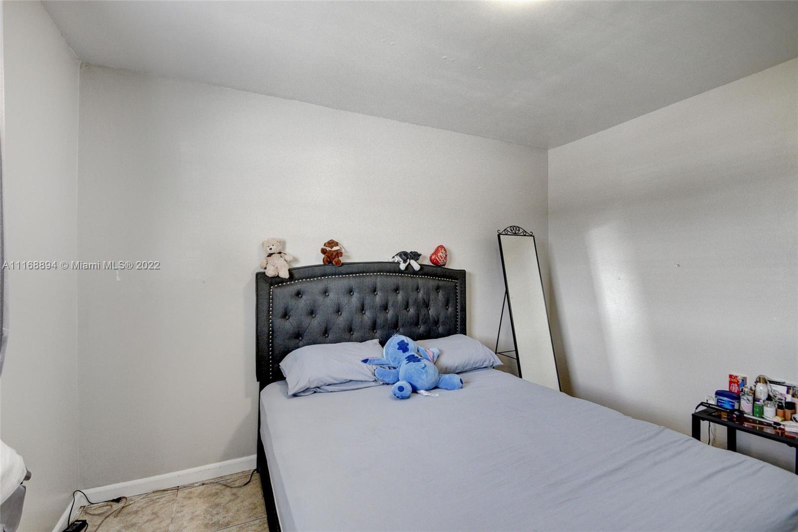 See details / 2310 sq. ft. $ 2022-11-16 0 Photo