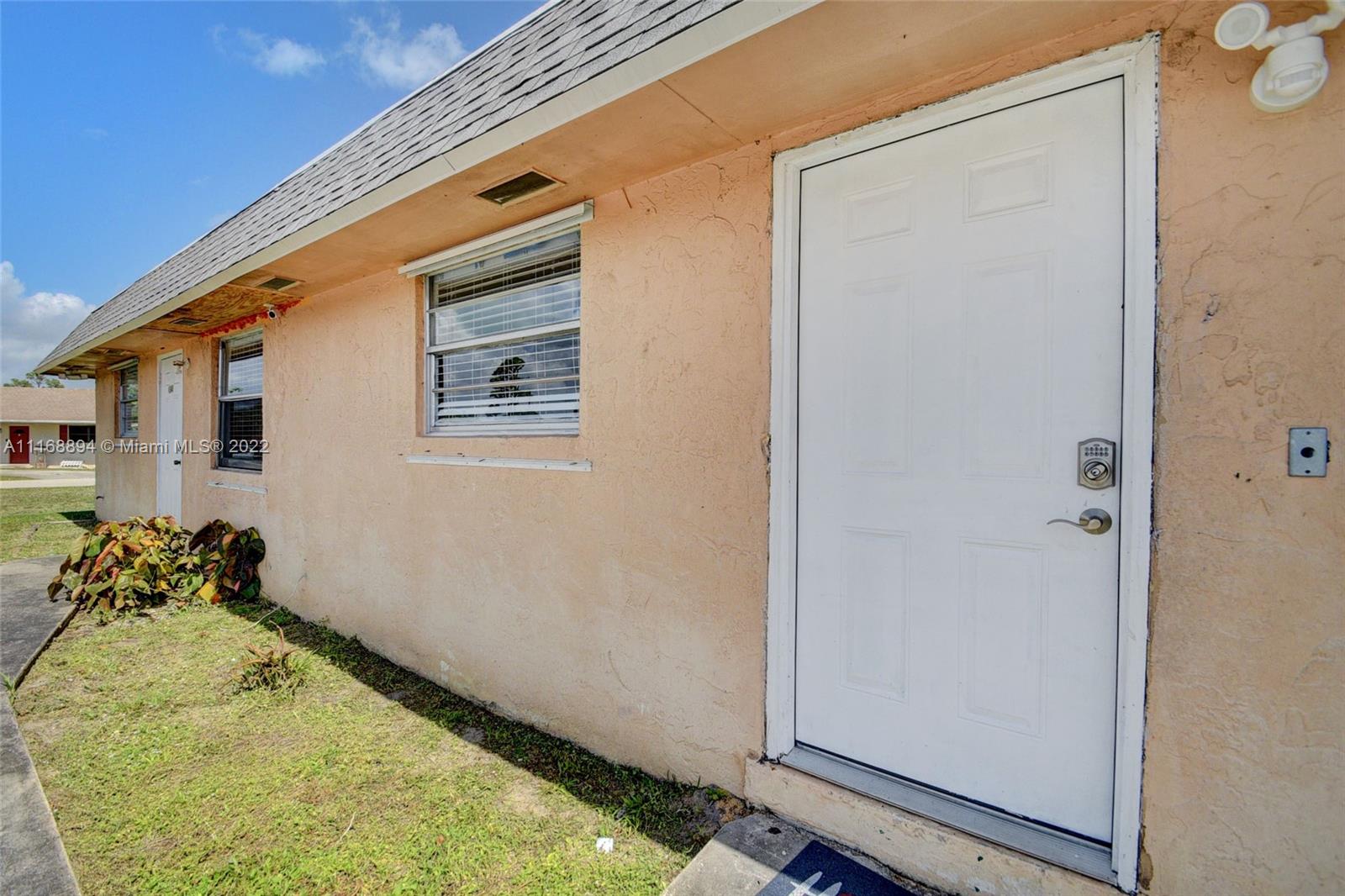 See details / 2310 sq. ft. $ 2022-11-16 0 Photo