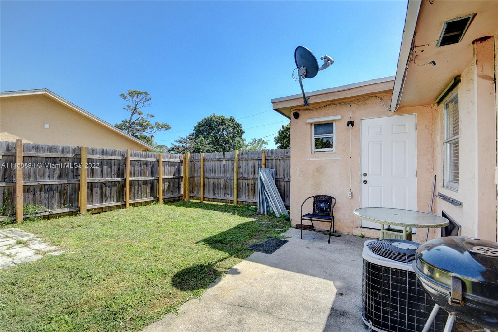 See details / 2310 sq. ft. $ 2022-11-16 0 Photo