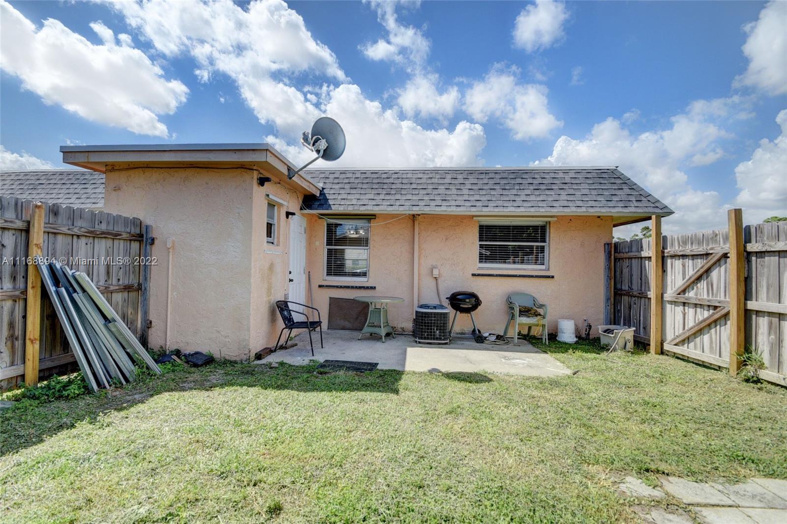 See details / 2310 sq. ft. $ 2022-11-16 0 Photo