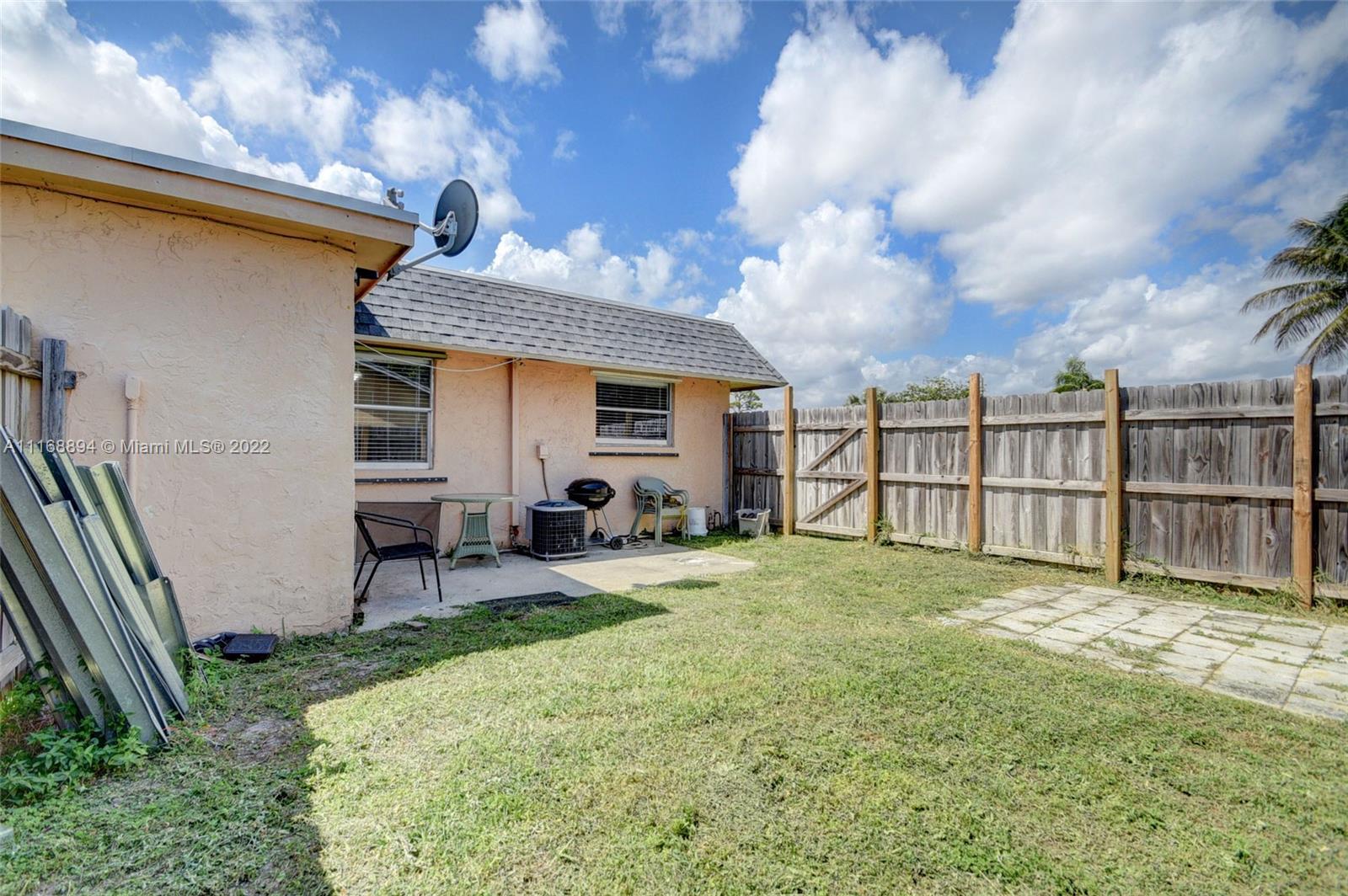 See details / 2310 sq. ft. $ 2022-11-16 0 Photo
