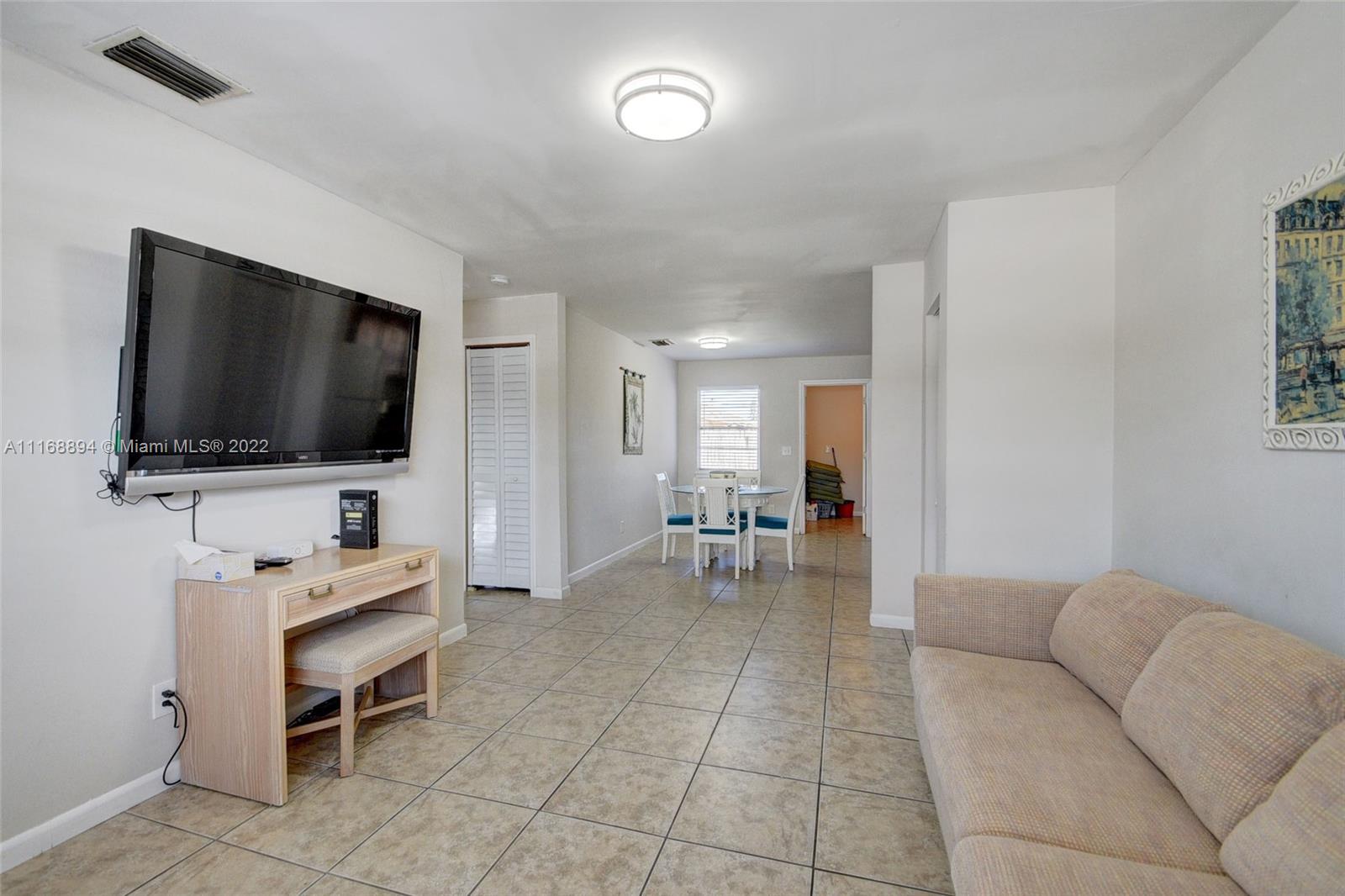 See details / 2310 sq. ft. $ 2022-11-16 0 Photo