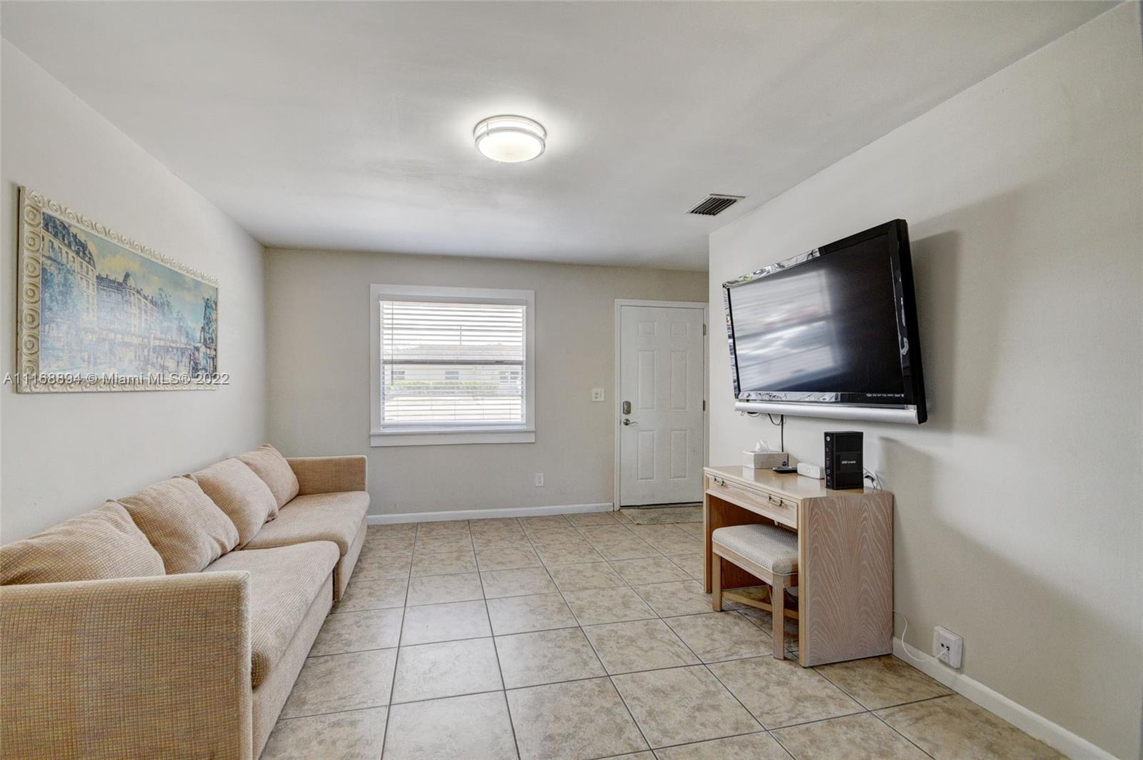 See details / 2310 sq. ft. $ 2022-11-16 0 Photo