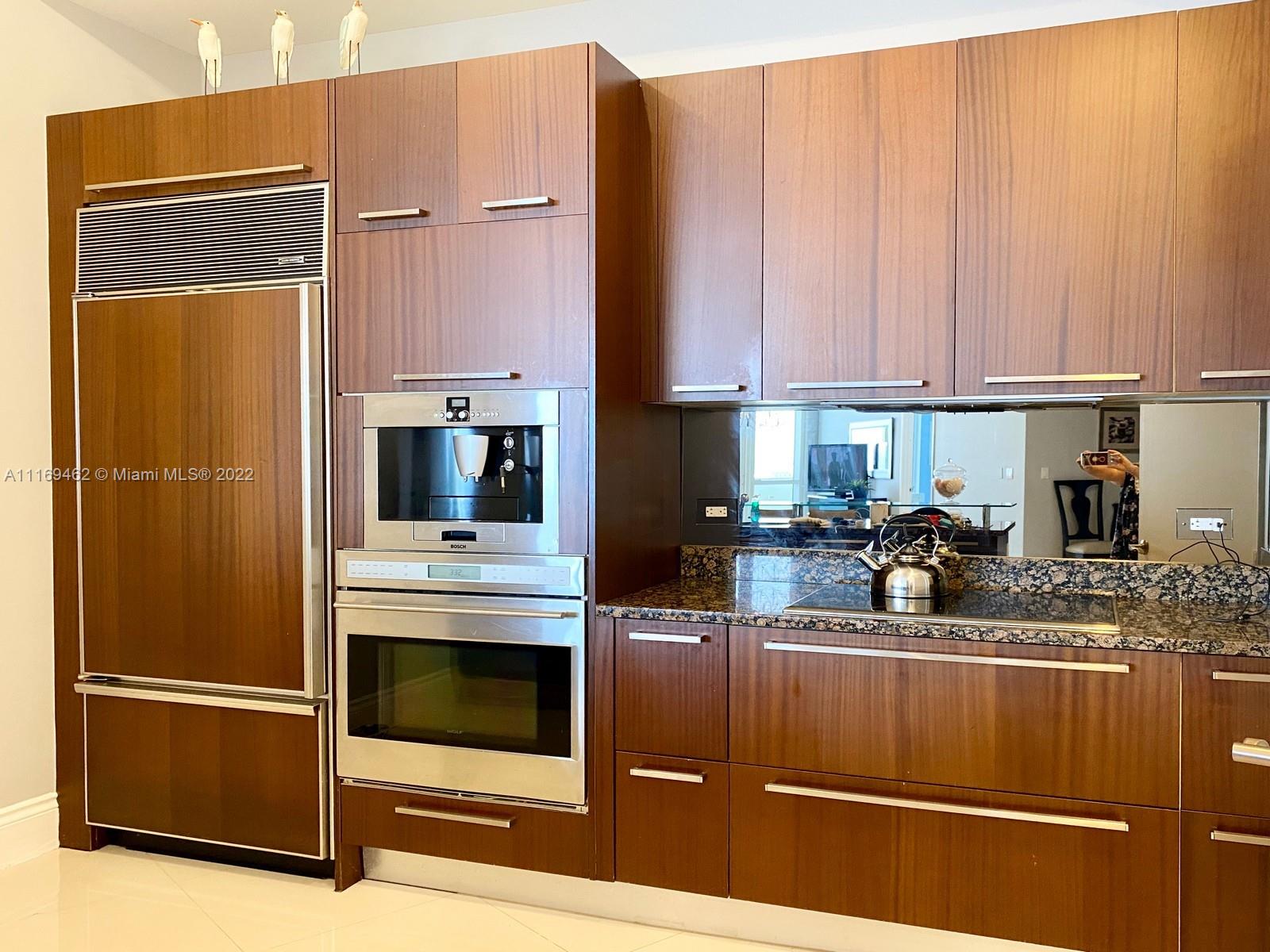 See details 3703 2 / 3 1962 sq. ft. $ 2023-01-10 0 Photo