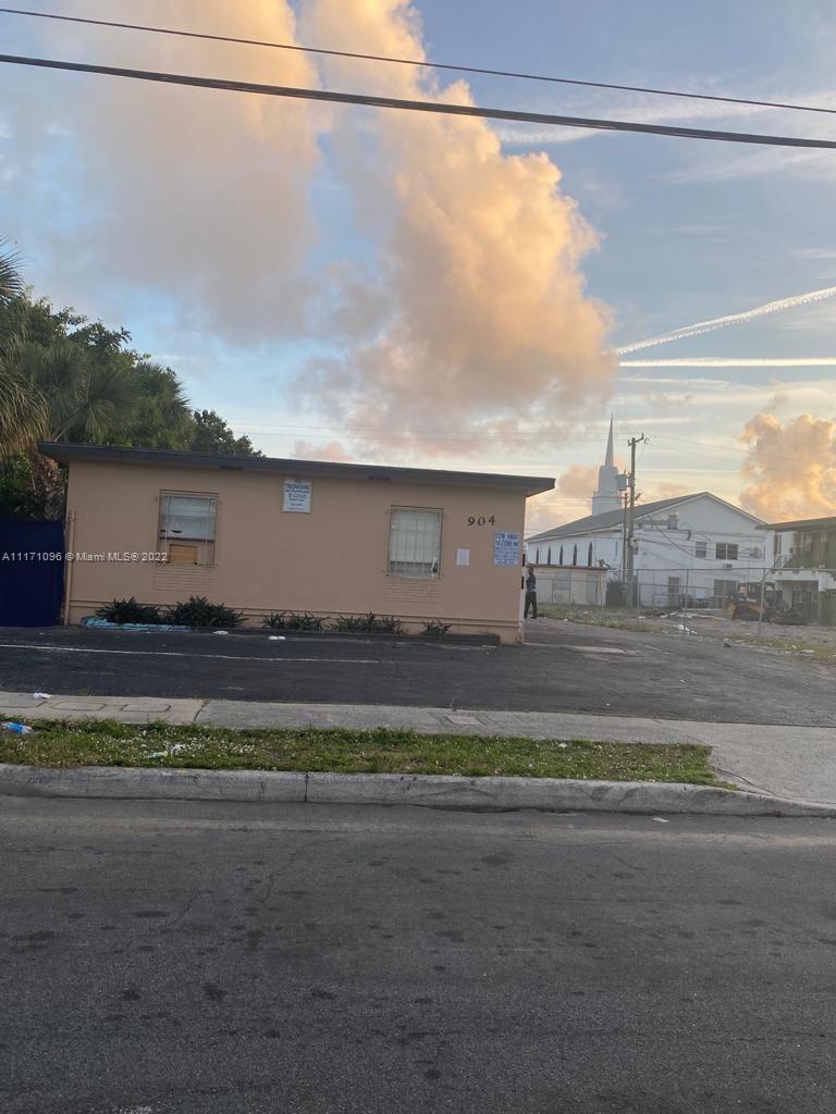 See details / 3000 sq. ft. $ 2022-03-08 0 Photo