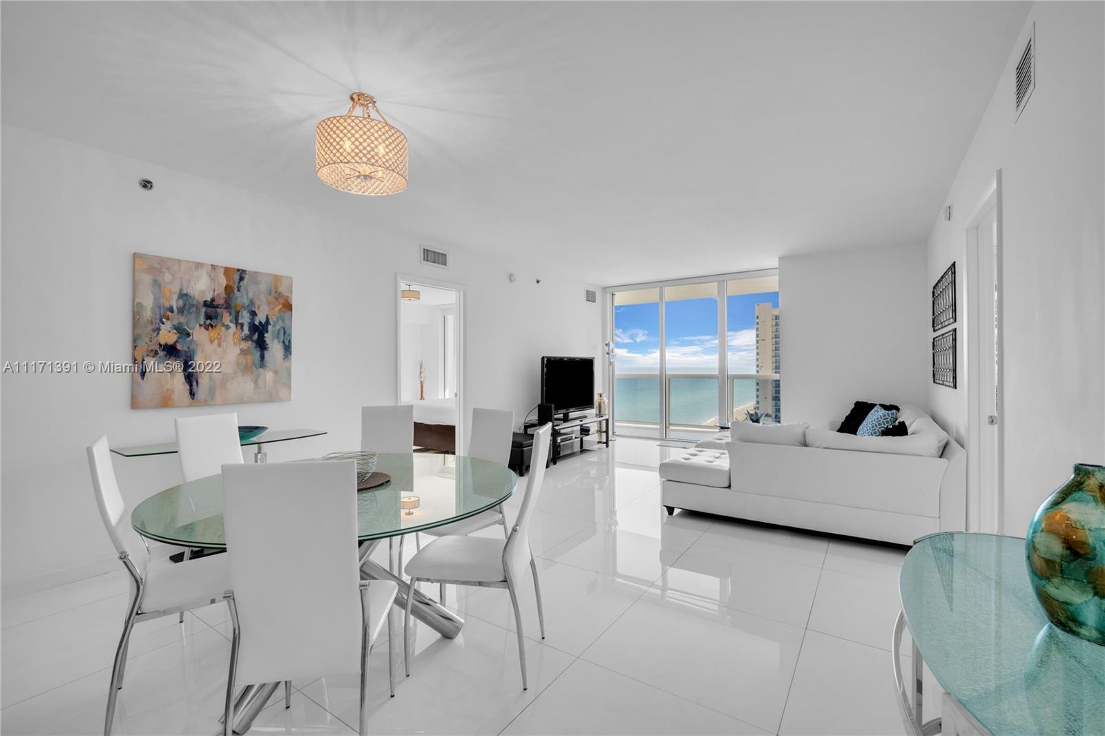 Ver detalles 1504 3 / 3 1675 sq. ft. $ 2022-05-21 0 foto