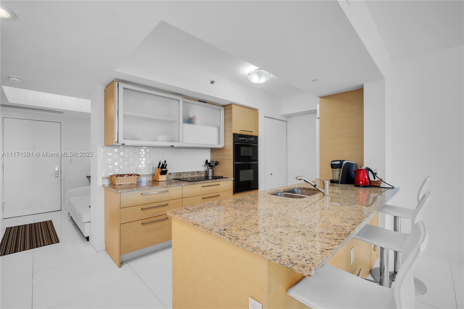 Ver detalles 1504 3 / 3 1675 sq. ft. $ 2022-05-21 0 foto