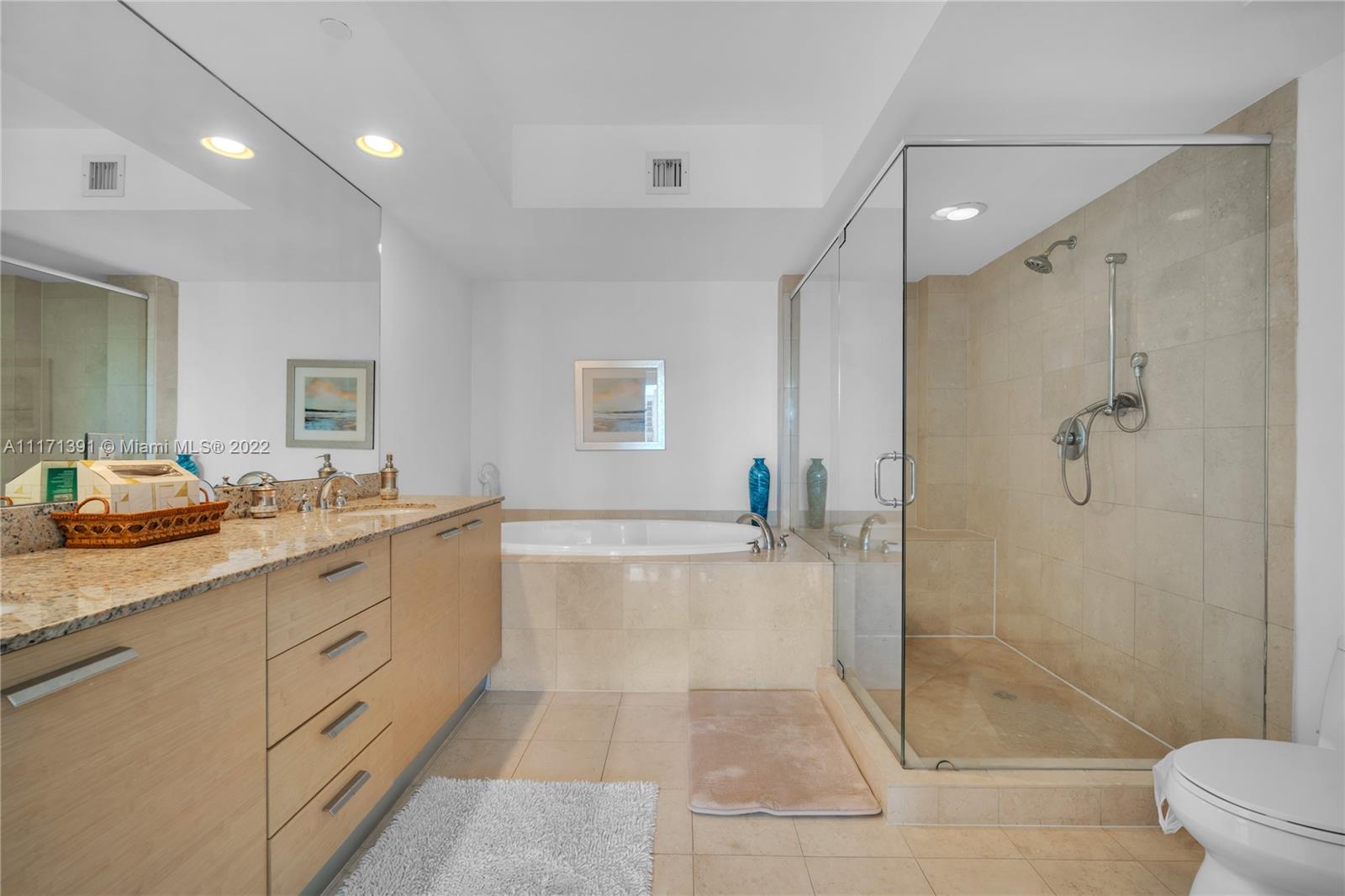 Ver detalles 1504 3 / 3 1675 sq. ft. $ 2022-05-21 0 foto
