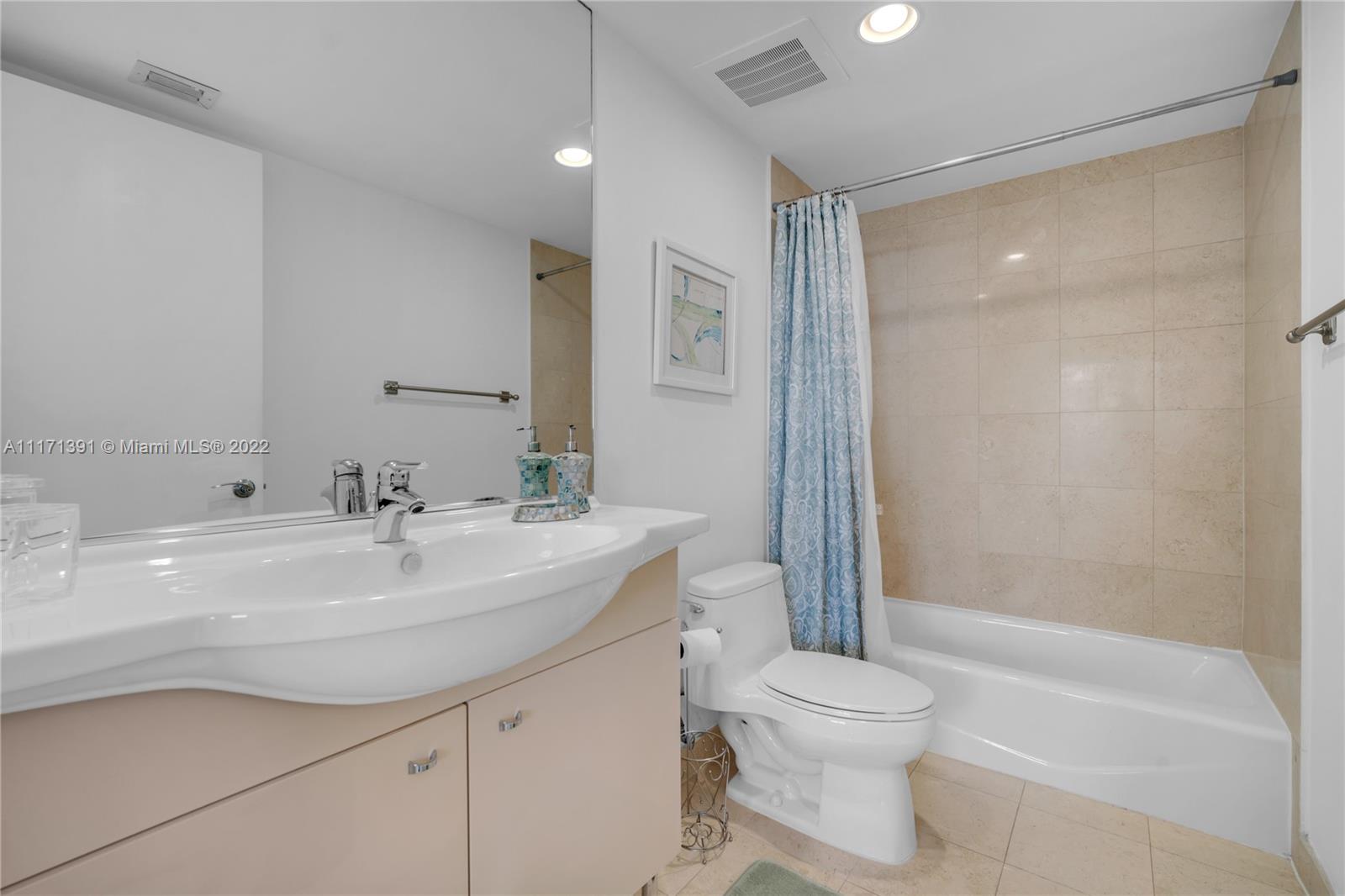 Ver detalles 1504 3 / 3 1675 sq. ft. $ 2022-05-21 0 foto