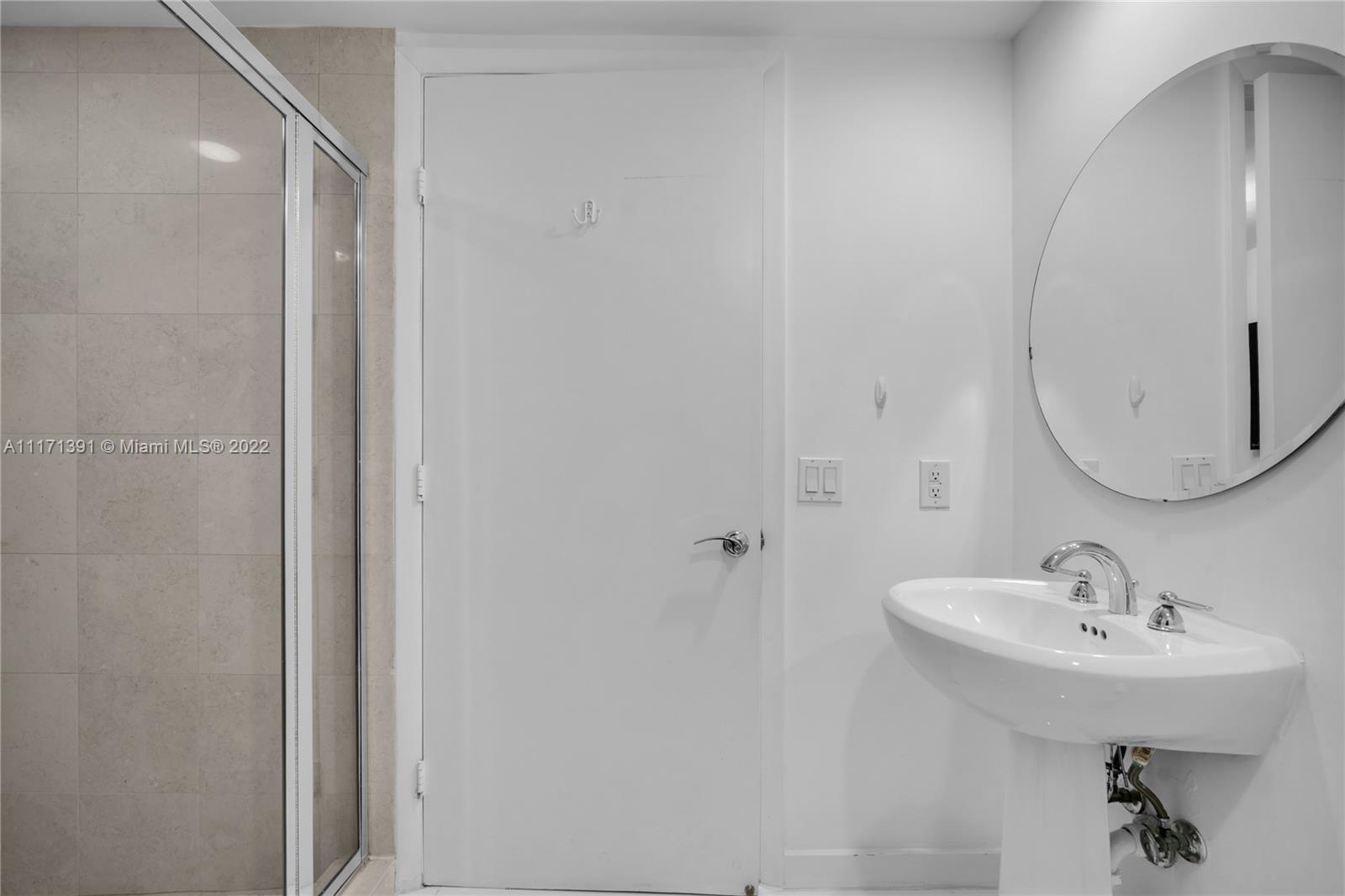 Ver detalles 1504 3 / 3 1675 sq. ft. $ 2022-05-21 0 foto