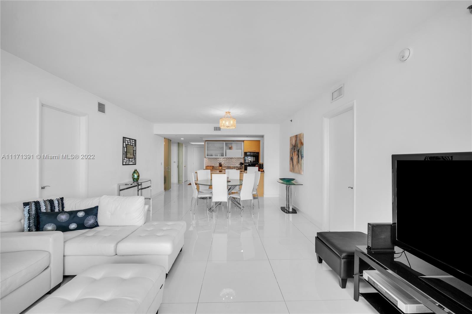 Ver detalles 1504 3 / 3 1675 sq. ft. $ 2022-05-21 0 foto