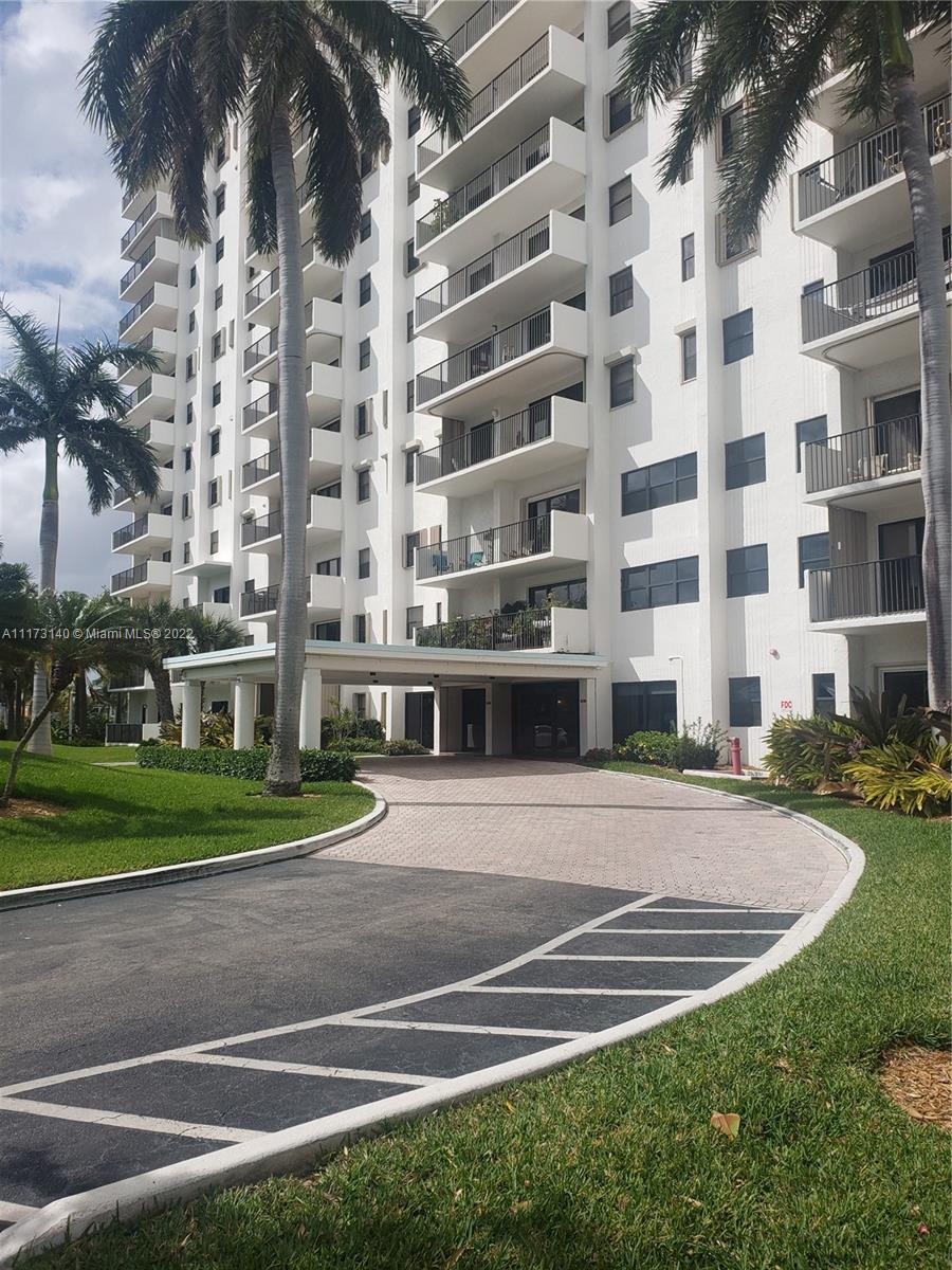 Summit Towers