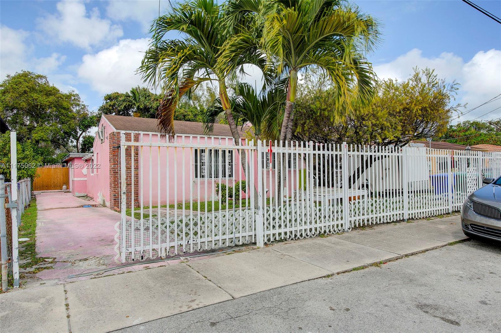 See details / 2044 sq. ft. $ 2022-11-15 0 Photo