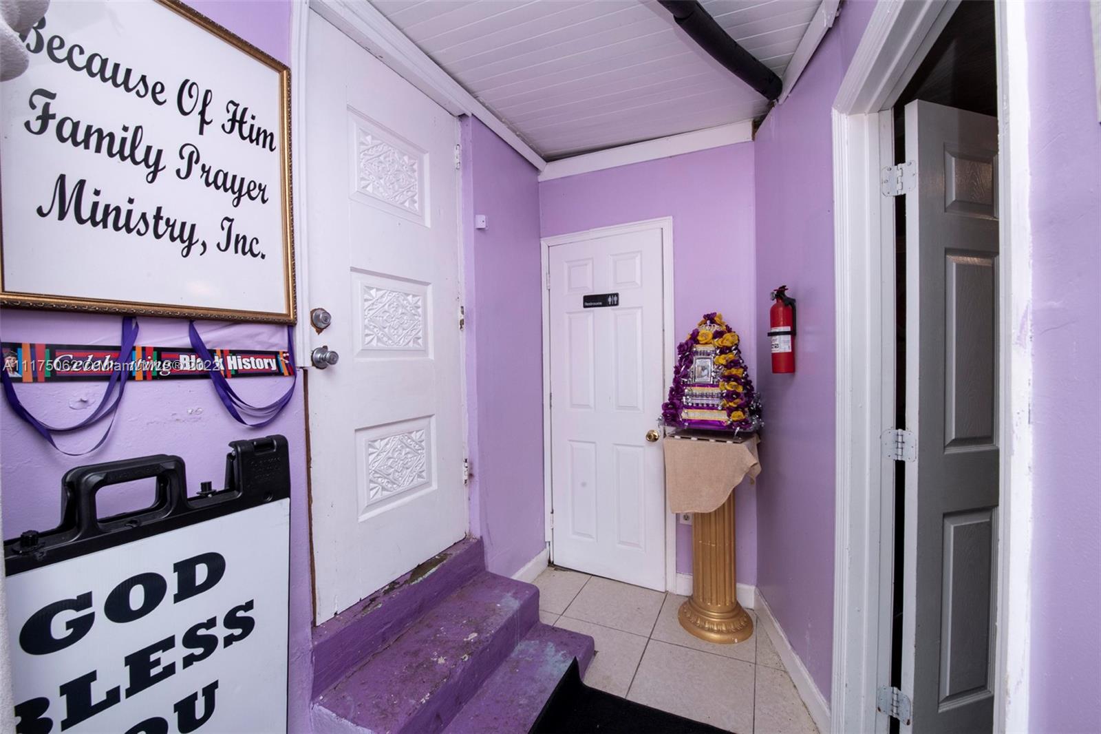 See details / 2044 sq. ft. $ 2022-11-15 0 Photo