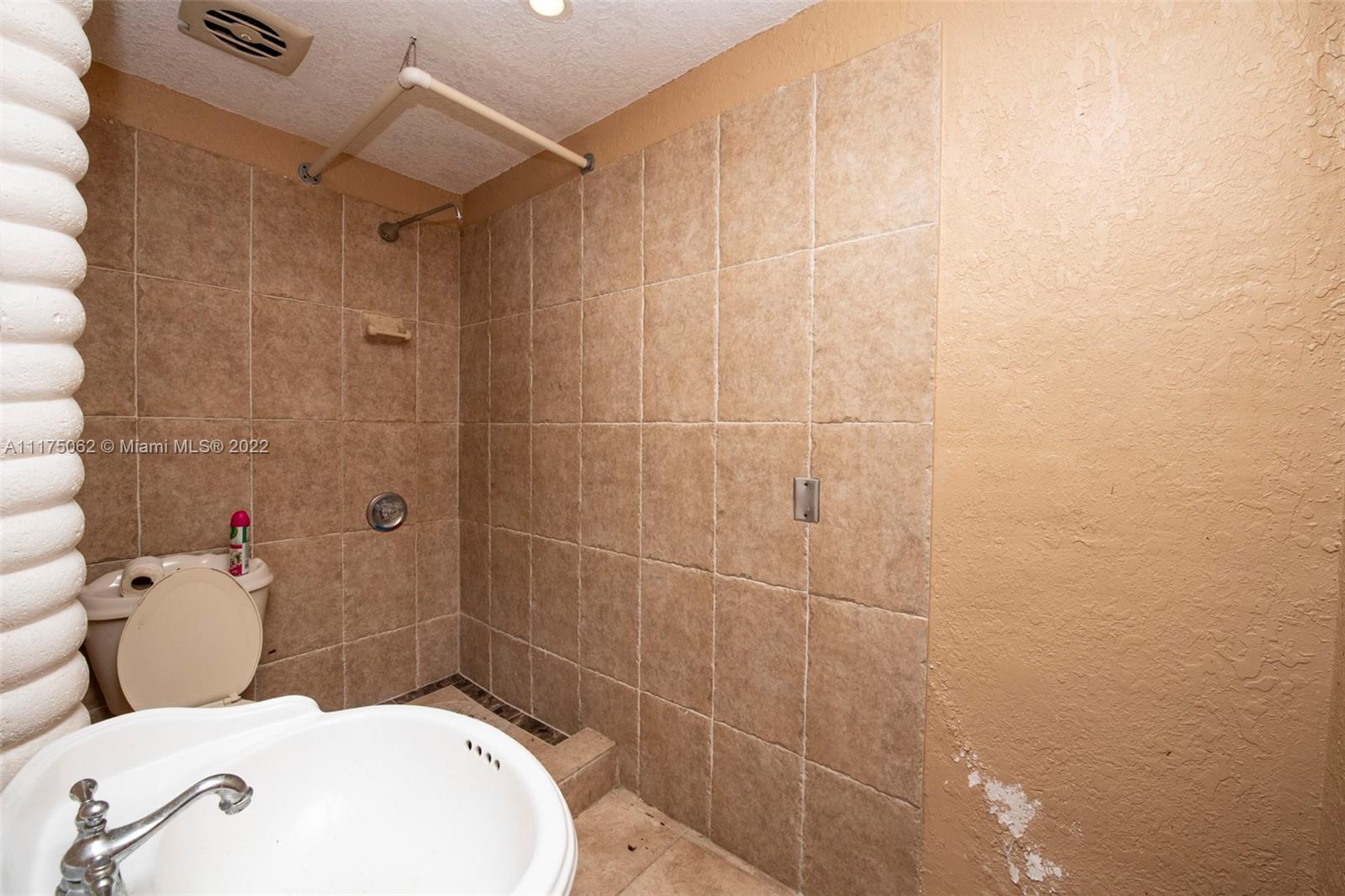 See details / 2044 sq. ft. $ 2022-11-15 0 Photo