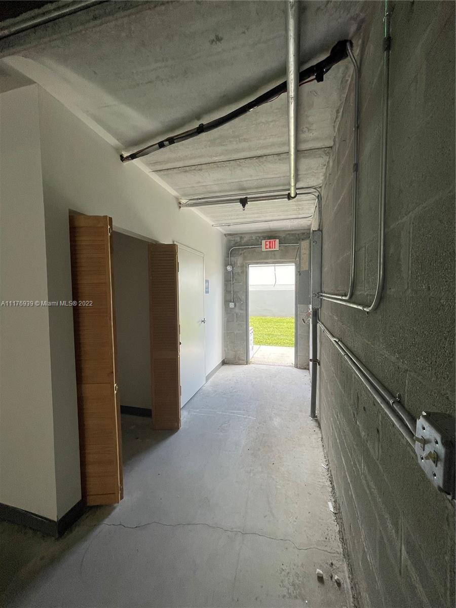 See details / sq. ft. $ 2022-03-17 0 Photo