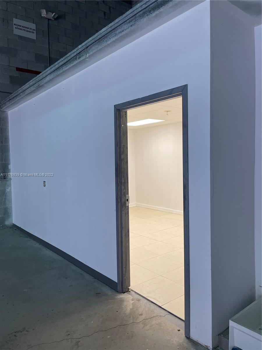 See details / sq. ft. $ 2022-03-17 0 Photo