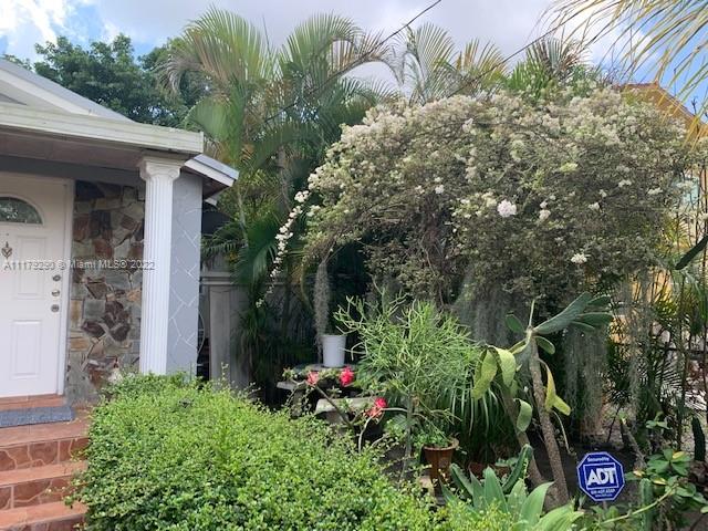 See details / 814 sq. ft. $ 2022-03-23 0 Photo