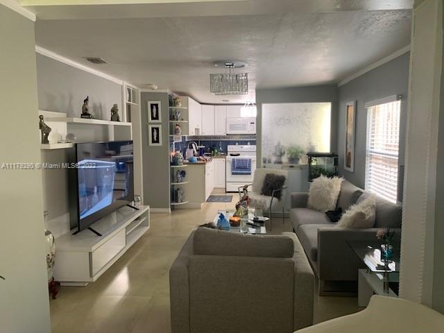 See details / 814 sq. ft. $ 2022-03-23 0 Photo