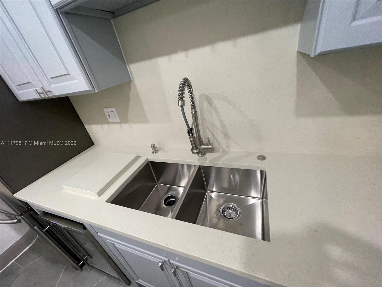 See details / 1966 sq. ft. $ 2022-03-24 0 Photo