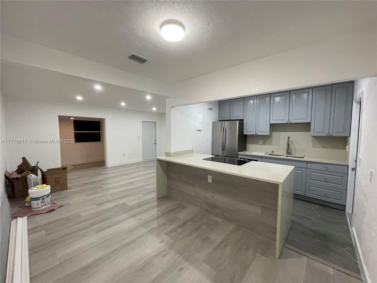See details / 1966 sq. ft. $ 2022-03-24 0 Photo