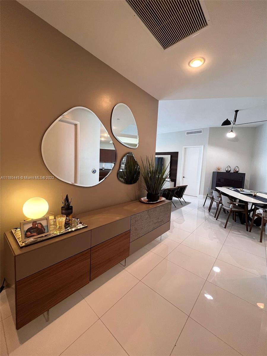 See details 4003 2 / 3 1935 sq. ft. $ 2022-05-22 0 Photo