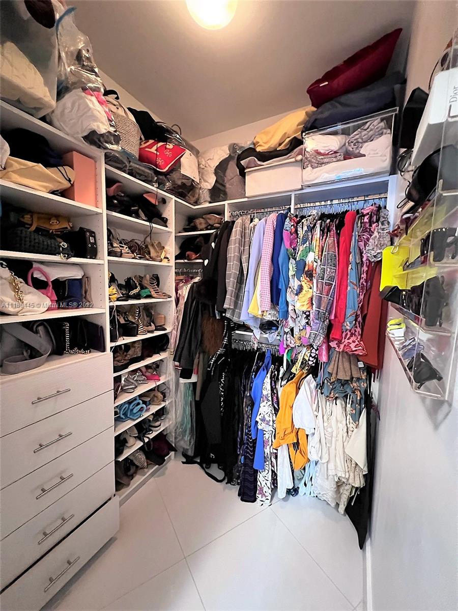 See details 4003 2 / 3 1935 sq. ft. $ 2022-05-22 0 Photo