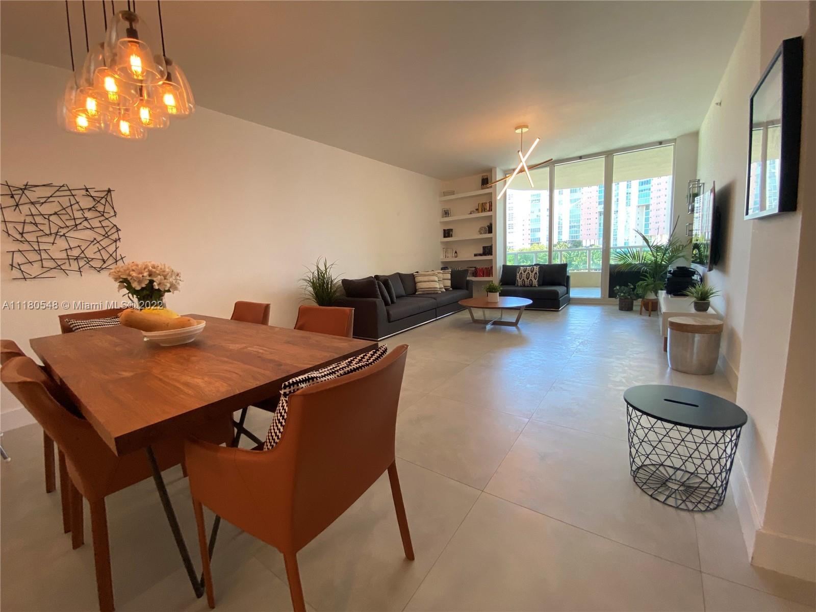Living room+dinning area