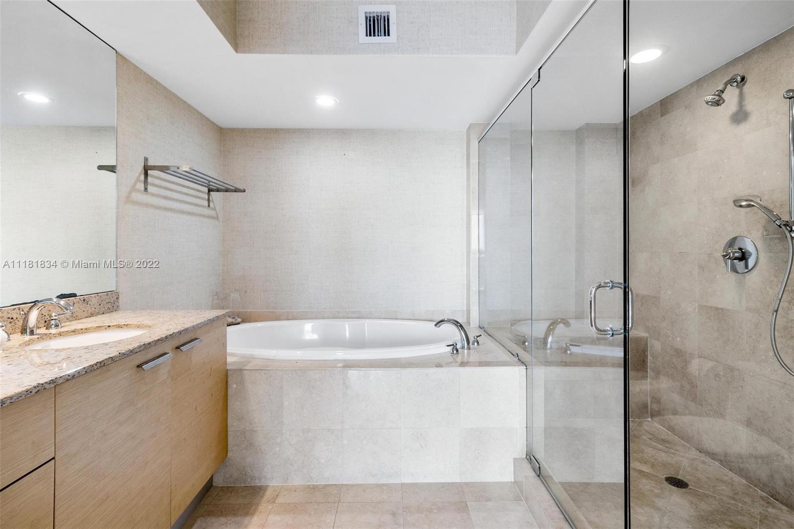 Ver detalles 2904 2 / 3 1675 sq. ft. $ 2022-10-05 0 foto