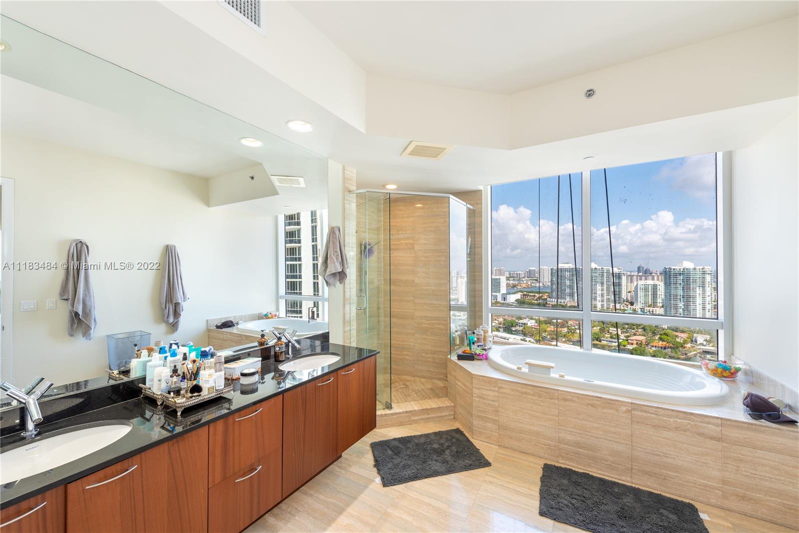 Ver detalles 2604 3 / 4 2558 sq. ft. $ 2022-07-04 0 foto